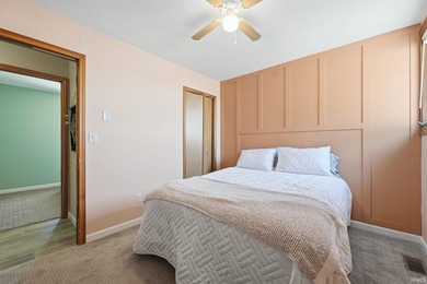 LAKEFRONT 4 bedrooms, 3 full baths with a wonderful view on - photo 23