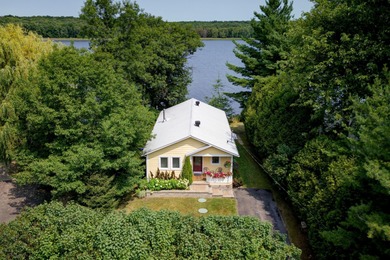 Lac des Deux Montagnes - Lake of Two Mountains Home For Sale in Rigaud QC