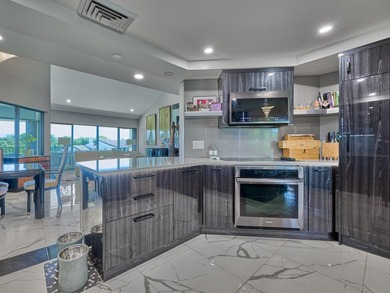Luxurious Move-in Ready, Fully Updated Waterfront Condo in - photo 31