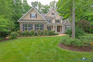 Lovely custom-built home presents a rare opportunity to - photo 2