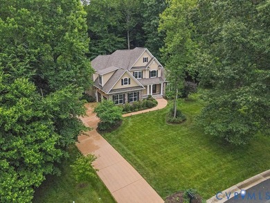 Lovely custom-built home presents a rare opportunity to - photo 4