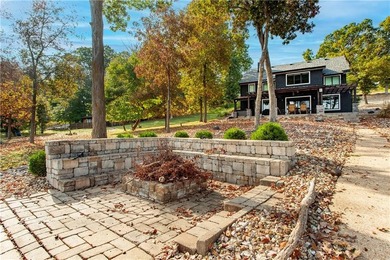 NEW PRICE!! Sunshine and Water....Lakefront living at its - photo 36