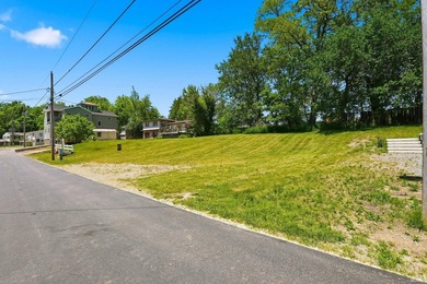 LAKEFRONT 4 bedrooms, 3 full baths with a wonderful view on - photo 37