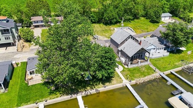 LAKEFRONT 4 bedrooms, 3 full baths with a wonderful view on - photo 38