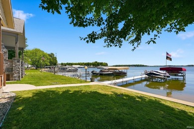 LAKEFRONT 4 bedrooms, 3 full baths with a wonderful view on - photo 42