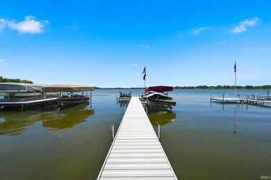 LAKEFRONT 4 bedrooms, 3 full baths with a wonderful view on - photo 43
