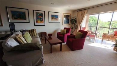 Beautiful large apartment with open dining and living room area - photo 4