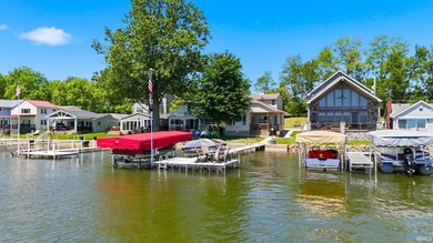 LAKEFRONT 4 bedrooms, 3 full baths with a wonderful view on - photo 45