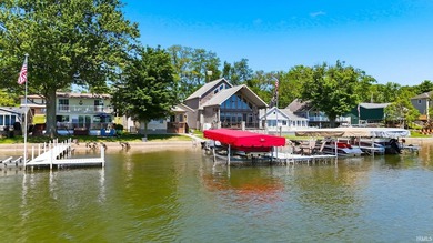 LAKEFRONT 4 bedrooms, 3 full baths with a wonderful view on - photo 46