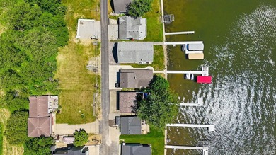 LAKEFRONT 4 bedrooms, 3 full baths with a wonderful view on - photo 47