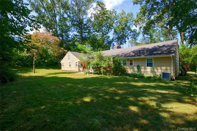 Welcome to the Village of Roslyn Estates. Set on a flat and - photo 4