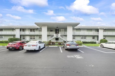 LOVELY 1ST FLOOR UNIT WITH MODERN KITCHEN AND BATHS. 2019 A/C - photo 4