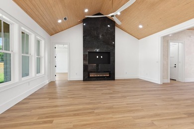 NEW CONSTRUCTION 3 bedroom, 2 bath almost 2,400 Sq Ft resort - photo 11