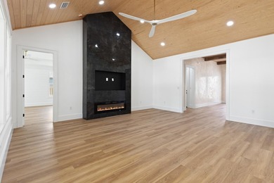 NEW CONSTRUCTION 3 bedroom, 2 bath almost 2,400 Sq Ft resort - photo 12