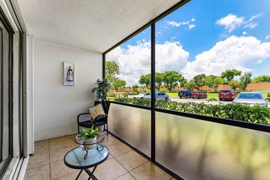 Impeccably maintained residence in the gated community of Palm - photo 19