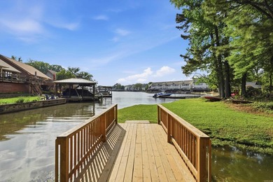Experience luxury lakefront living on Lake Hamilton in Hot - photo 4