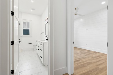 NEW CONSTRUCTION 3 bedroom, 2 bath almost 2,400 Sq Ft resort - photo 27