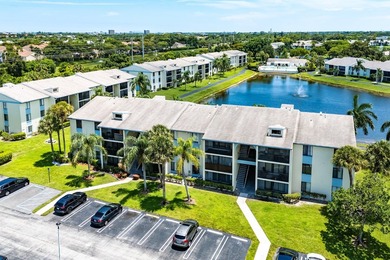 Impeccably maintained residence in the gated community of Palm - photo 27