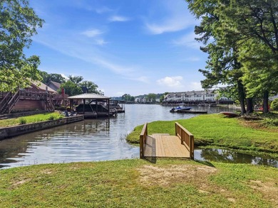 Experience luxury lakefront living on Lake Hamilton in Hot - photo 8