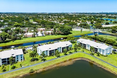 Impeccably maintained residence in the gated community of Palm - photo 31