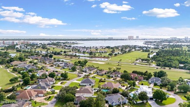 Designed for refined golf course living, this 4-bedroom, 3 - photo 44