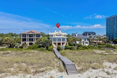 Welcome to an extraordinary oceanfront estate nestled behind - photo 3