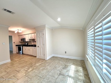Beautiful Golf Course Retreat! This updated end-unit townhome - photo 5