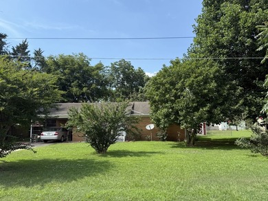 Very well maintained 2 bedroom, 2 bath home! Walk-in- shower and