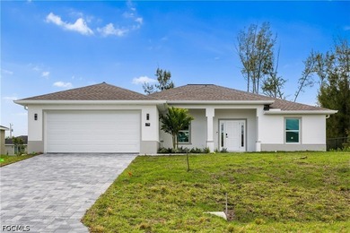 Welcome to your SWFL Paradise in NW Cape Coral, move-in-ready - photo 8