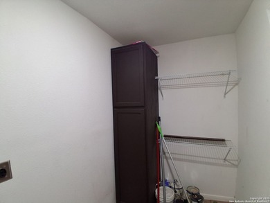 *The charming single residence in the zipcode 78221 offers