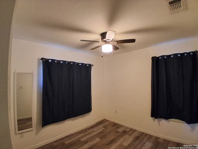 *The charming single residence in the zipcode 78221 offers