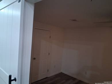 *The charming single residence in the zipcode 78221 offers