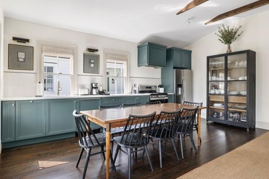 Stunning, turnkey short-term rental opportunity in the heart of - photo 6