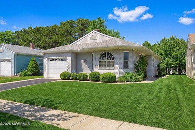 Welcome to this well-maintained Bay Breeze model in the - photo 2