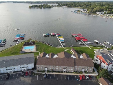 Lake Condo Sale Pending in Syracuse, Indiana