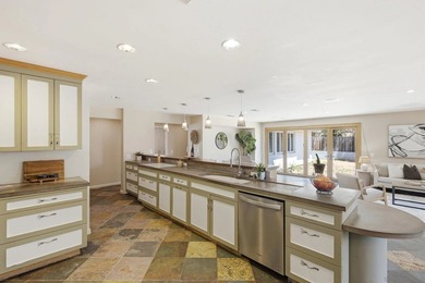 Welcome to Rancho Bernardo! This spacious single story home - photo 10