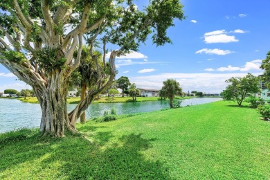 Lake Condo For Sale in West Palm Beach, Florida