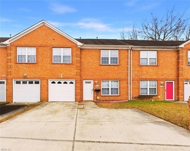 Grand Lake  Townhome/Townhouse For Sale in Virginia Beach Virginia