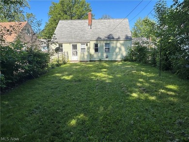 Welcome to this charming bungalow in the heart of Euclid. This - photo 3