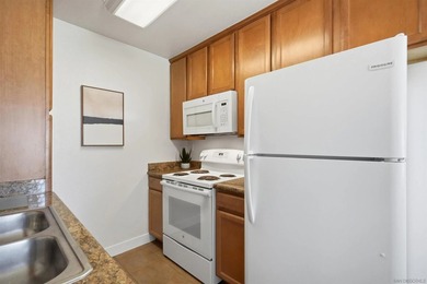 Best location in the Allure Community! Ideally situated directly - photo 6