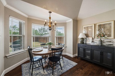 Immaculate and move-in ready, this beautifully maintained - photo 11