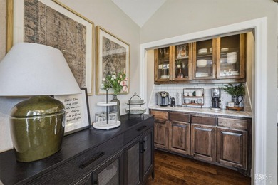 Immaculate and move-in ready, this beautifully maintained - photo 12