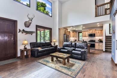 Beautiful, maintenance free, home with a huge garage! This home - photo 6