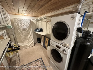 SPACIOUS REMODELED 5BD/3BA ALTO HOME! Golf membership and