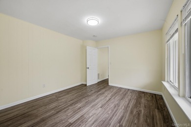 Attention Investors & Multi-Generational buyers! Discover this - photo 18