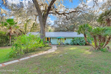 Lake Melrose Home Active Under Contract in Melrose Florida