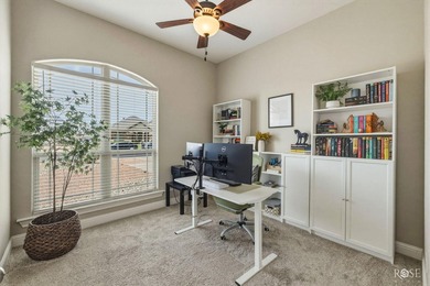 Immaculate and move-in ready, this beautifully maintained - photo 22