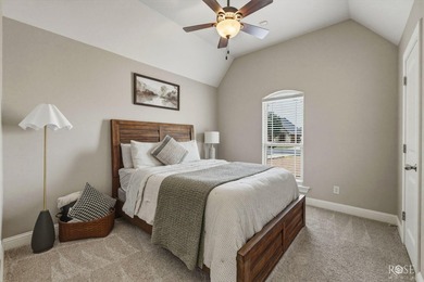 Immaculate and move-in ready, this beautifully maintained - photo 24