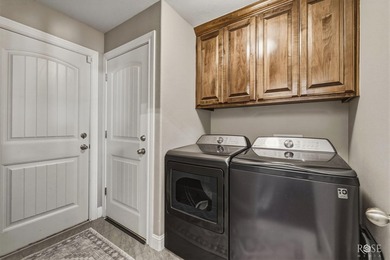 Immaculate and move-in ready, this beautifully maintained - photo 25