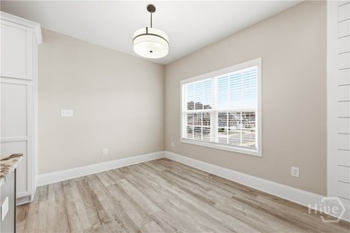 Welcome home to Willow Creek, where sidewalk-lined streets - photo 26